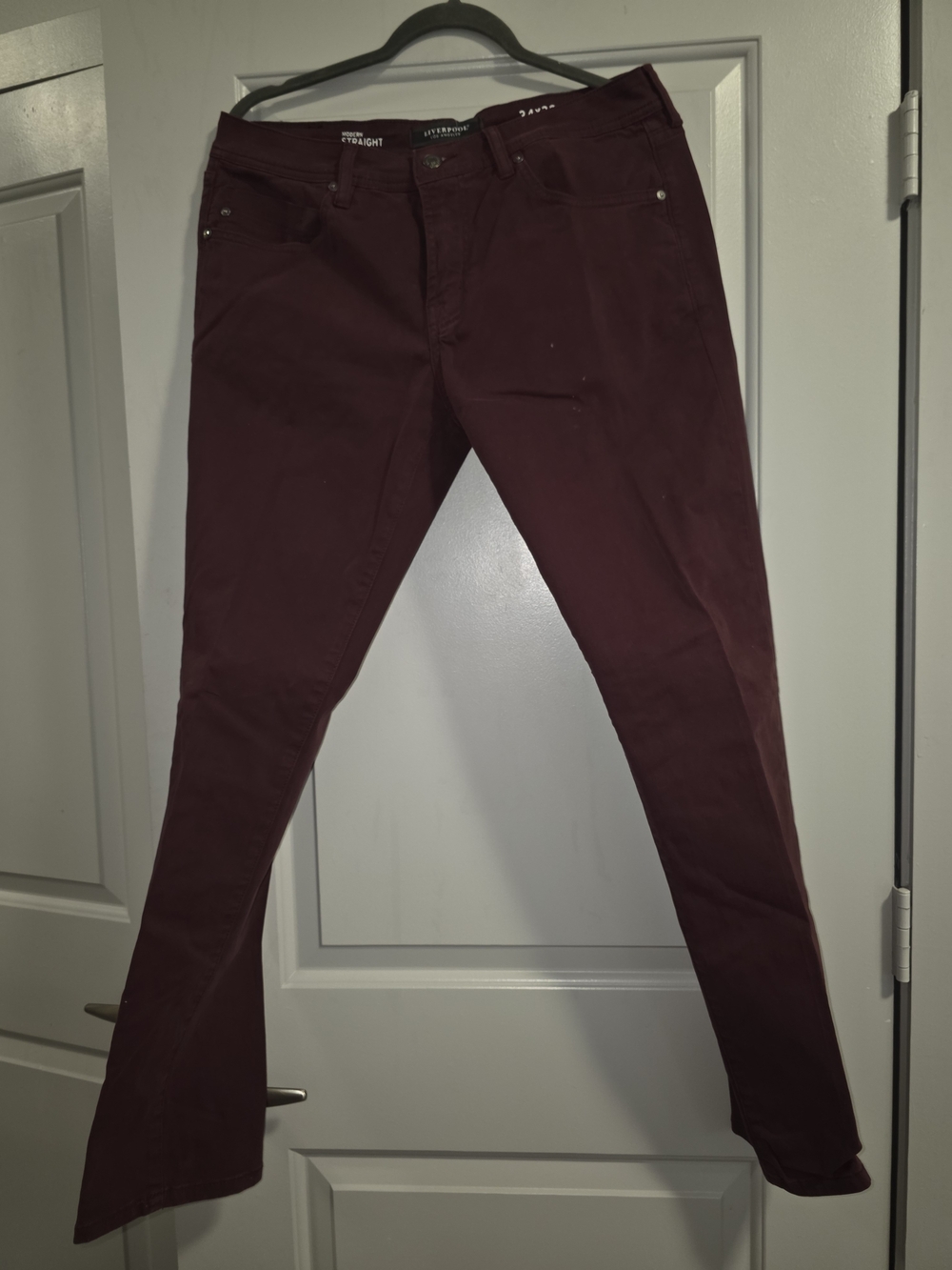 Liverpool Straight Leg Pants in Burgundy